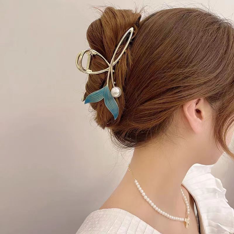 Mermaid in the Sea Hair Claw